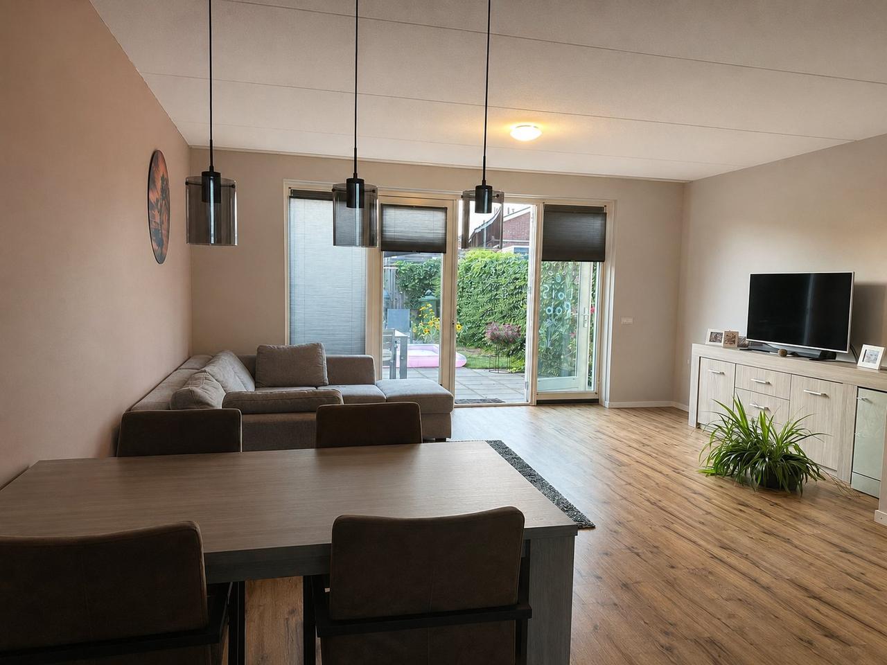 Eengezinswoning met 4 slaapkamers en tuin - Afbeelding 4