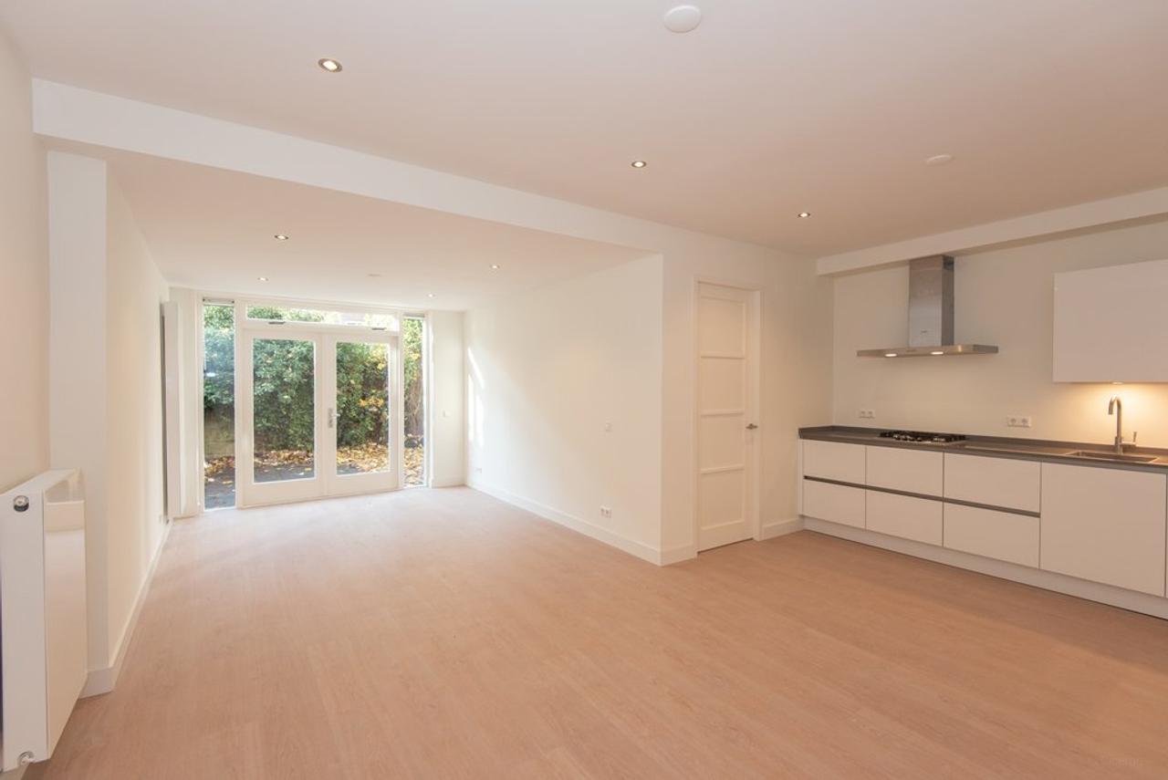 90 m² benedenwoning met tuin aan de gracht - Afbeelding 2