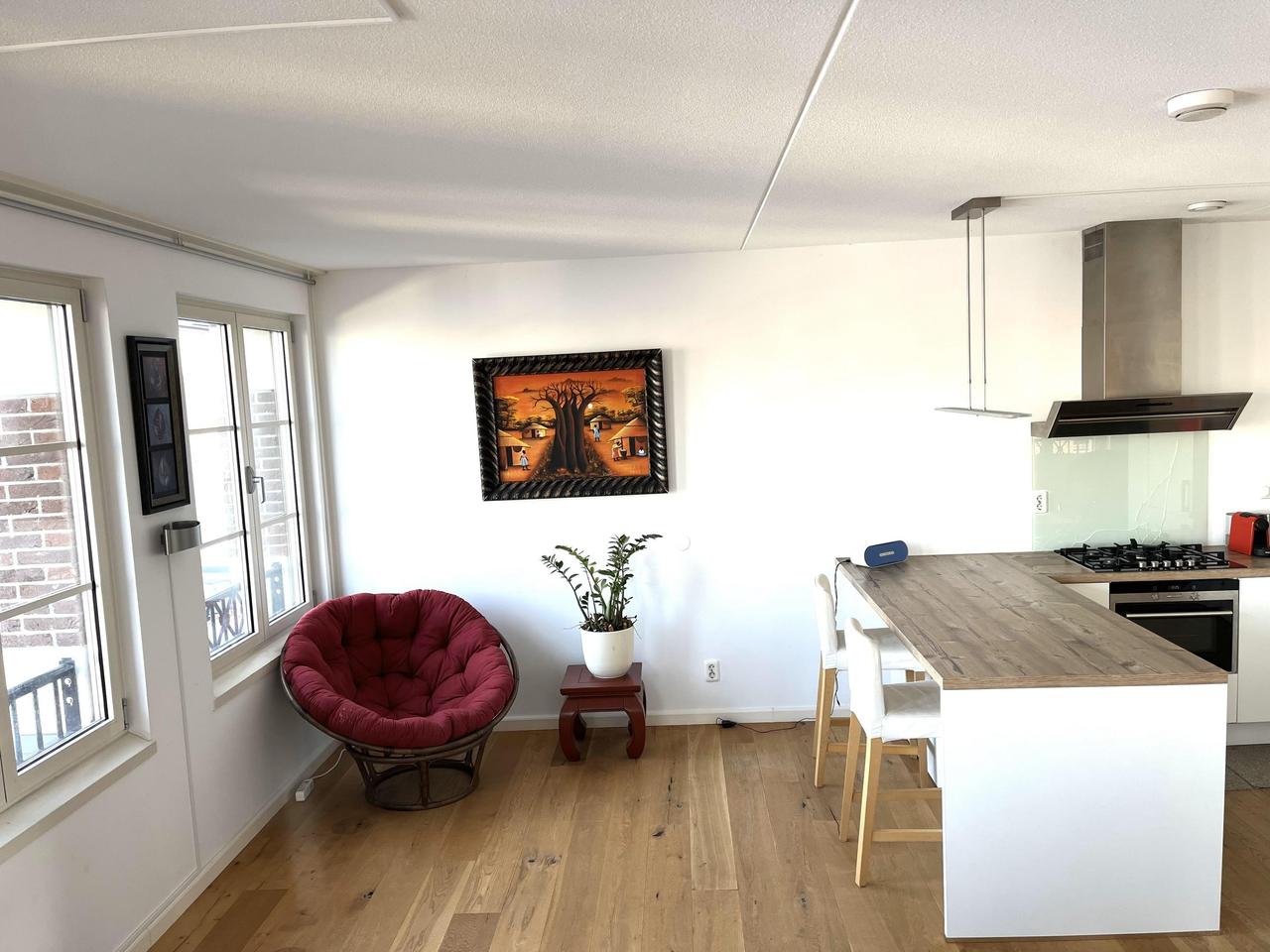 Gemeubileerd 3-kamerappartement aan het water - Afbeelding 1