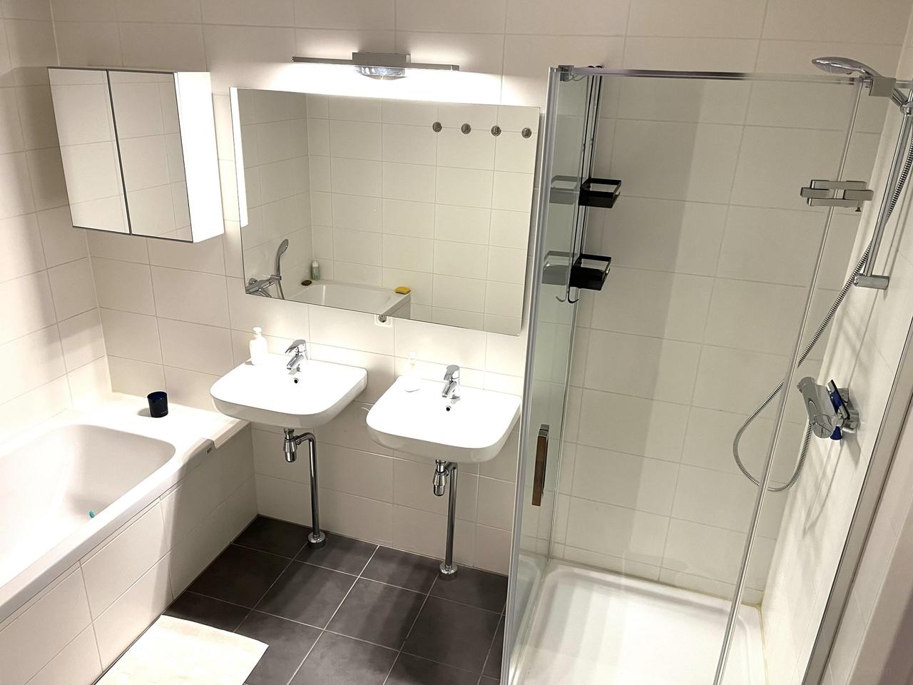 Gemeubileerd 3-kamerappartement aan het water - Afbeelding 6