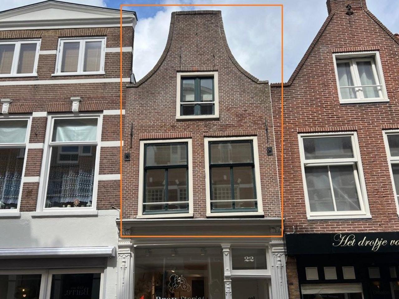 Living on Kleine Houtstraat with Terrace - Image 1