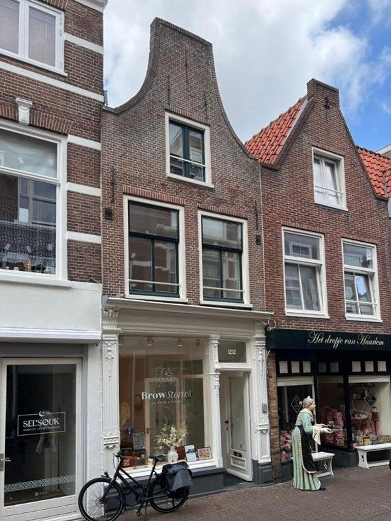 Living on Kleine Houtstraat with Terrace - Image 2