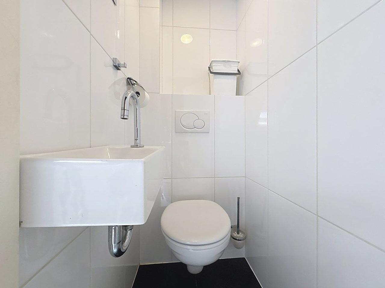 Living on Kleine Houtstraat with Terrace - Image 15