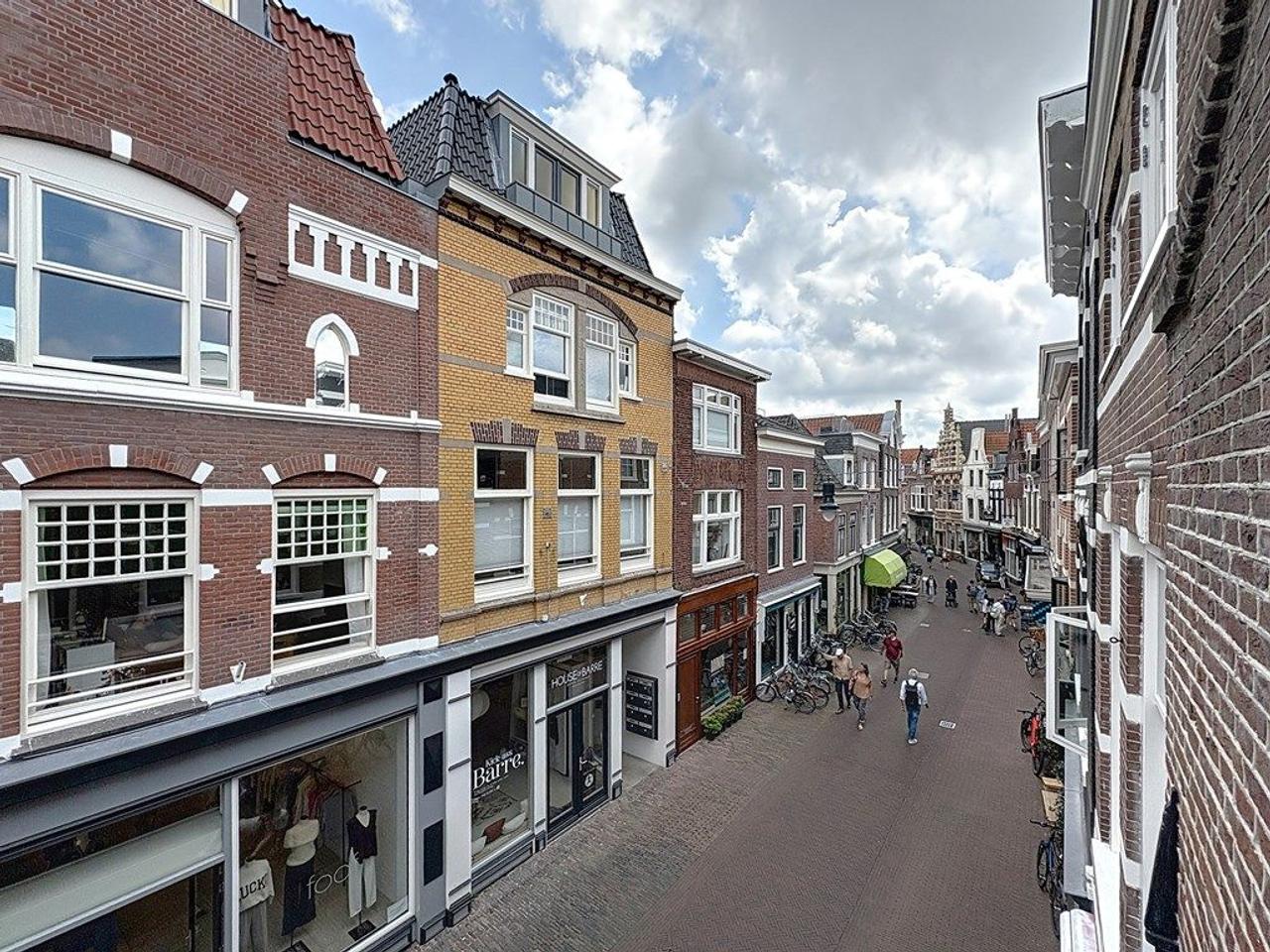 Living on Kleine Houtstraat with Terrace - Image 17