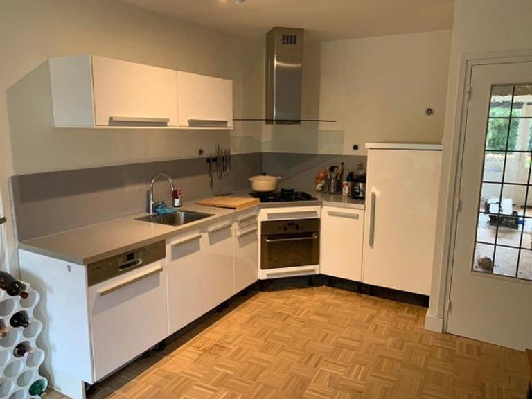 Furnished 1-Bedroom Apartment with Balcony - Image 4