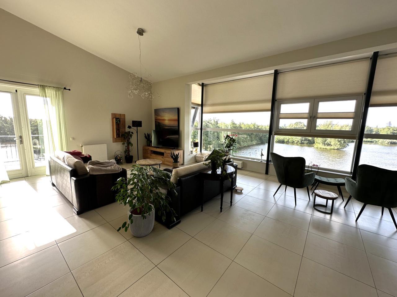 167 m² loft met groot balkon en uitzicht - Afbeelding 3