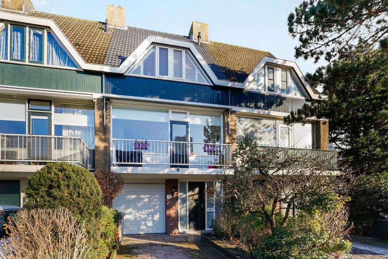 Drive-in home with garden in Wassenaar - Image 1