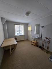 1930s Rental Home with Garden in Altrade - Image 4