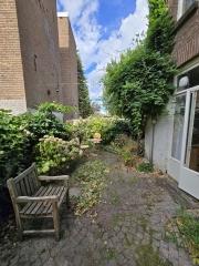 1930s Rental Home with Garden in Altrade - Image 12