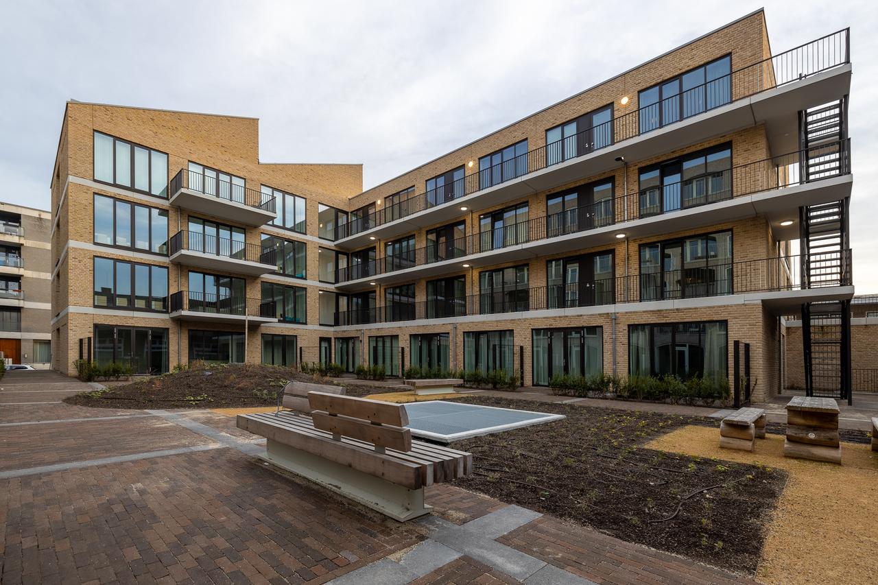 100 m² apartment with balcony in Strijp-S - Image 1