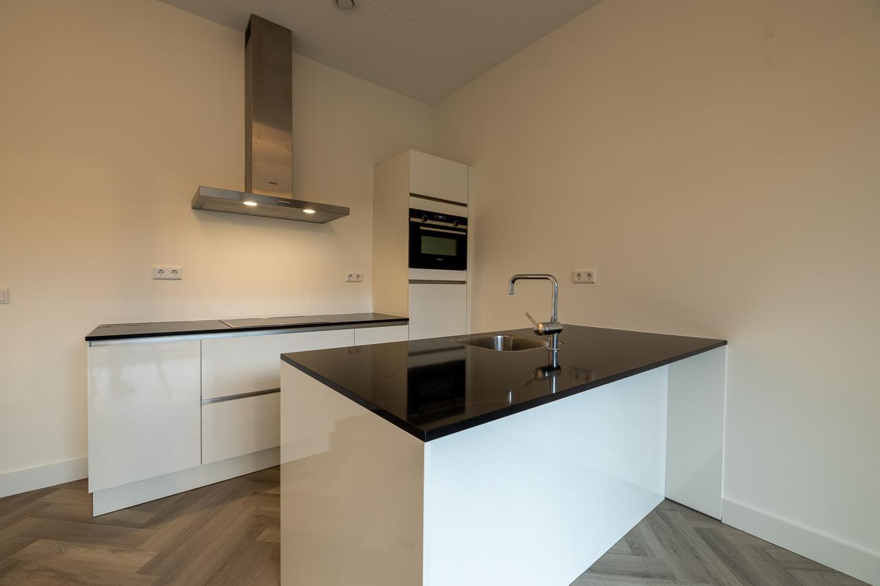 100 m² apartment with balcony in Strijp-S - Image 2