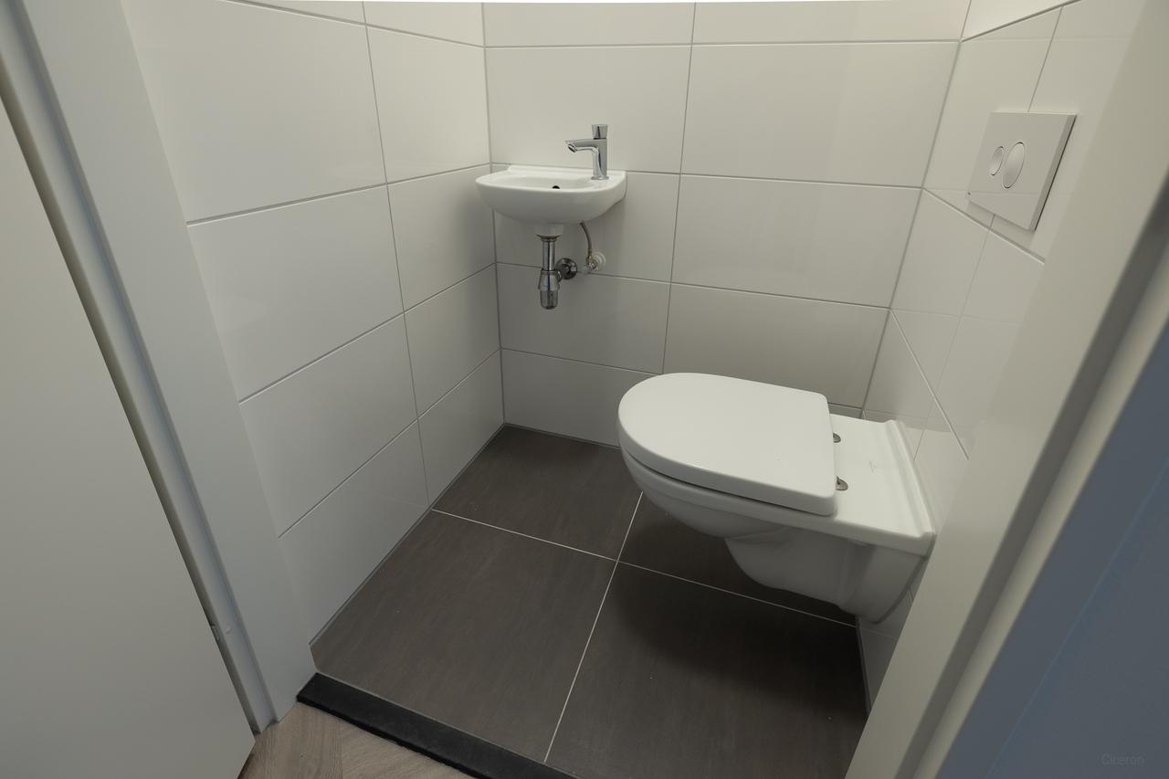 100 m² apartment with balcony in Strijp-S - Image 5