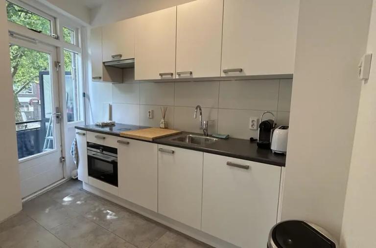 Furnished apartment with terrace in Stadsdriehoek - Image 28