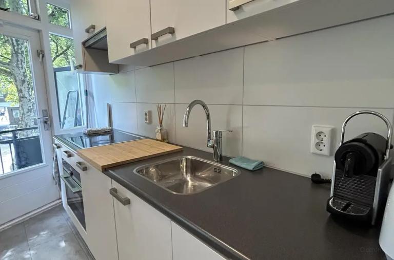 Furnished apartment with terrace in Stadsdriehoek - Image 29