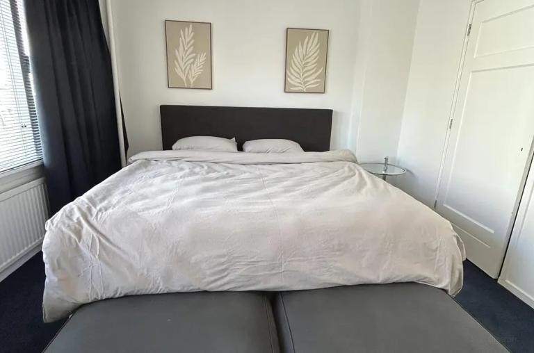 Furnished apartment with terrace in Stadsdriehoek - Image 35
