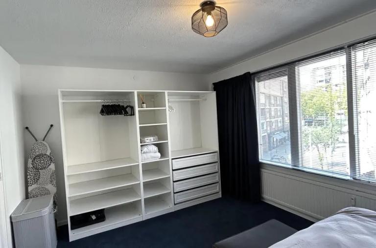 Furnished apartment with terrace in Stadsdriehoek - Image 39