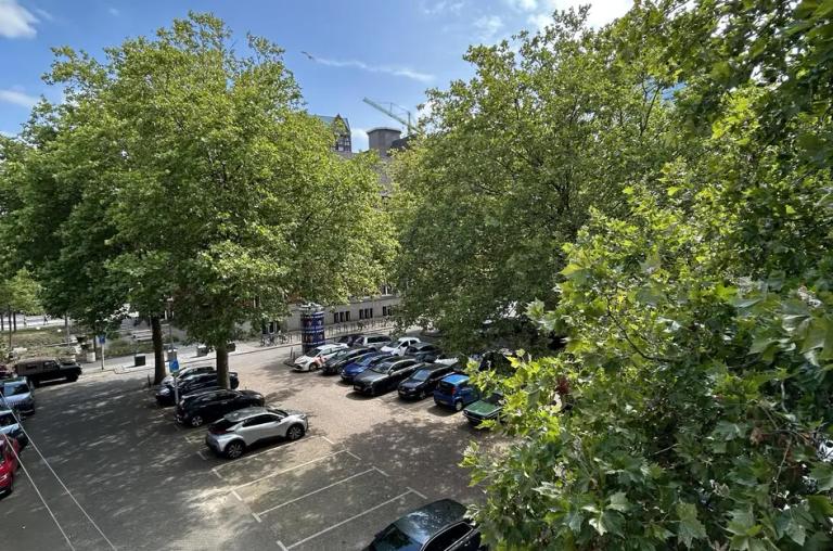 Furnished apartment with terrace in Stadsdriehoek - Image 57