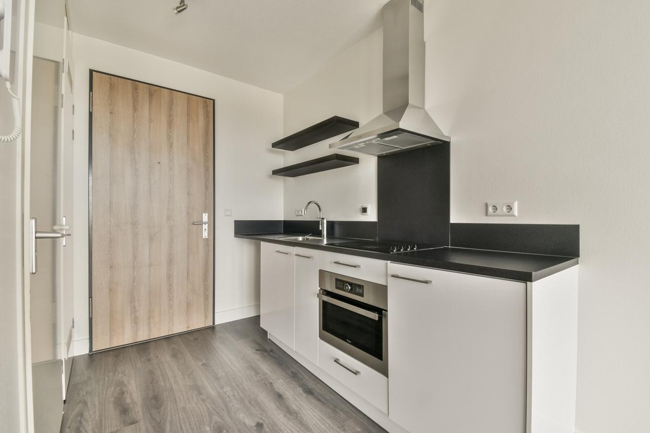Studio with Elevator in Laakhaven-West - Image 4