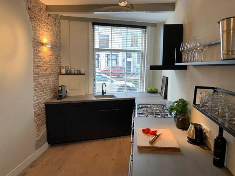 Furnished Canal House with 2 Bathrooms - Image 5