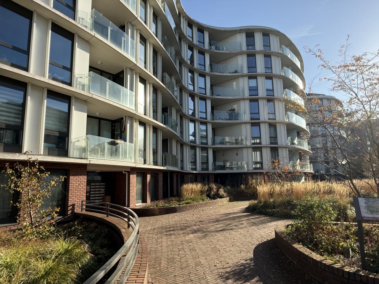 1-bedroom apartment with balcony in De Kolenkit - Image 5