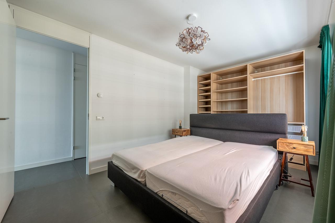 Apartment with Terrace and Oosterdok Views - Image 10