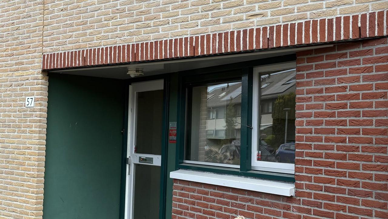 121 m² 3-Bedroom Townhouse in Filmwijk - Image 1