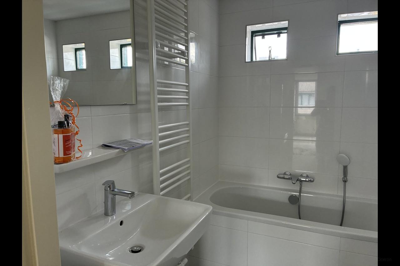 121 m² 3-Bedroom Townhouse in Filmwijk - Image 7