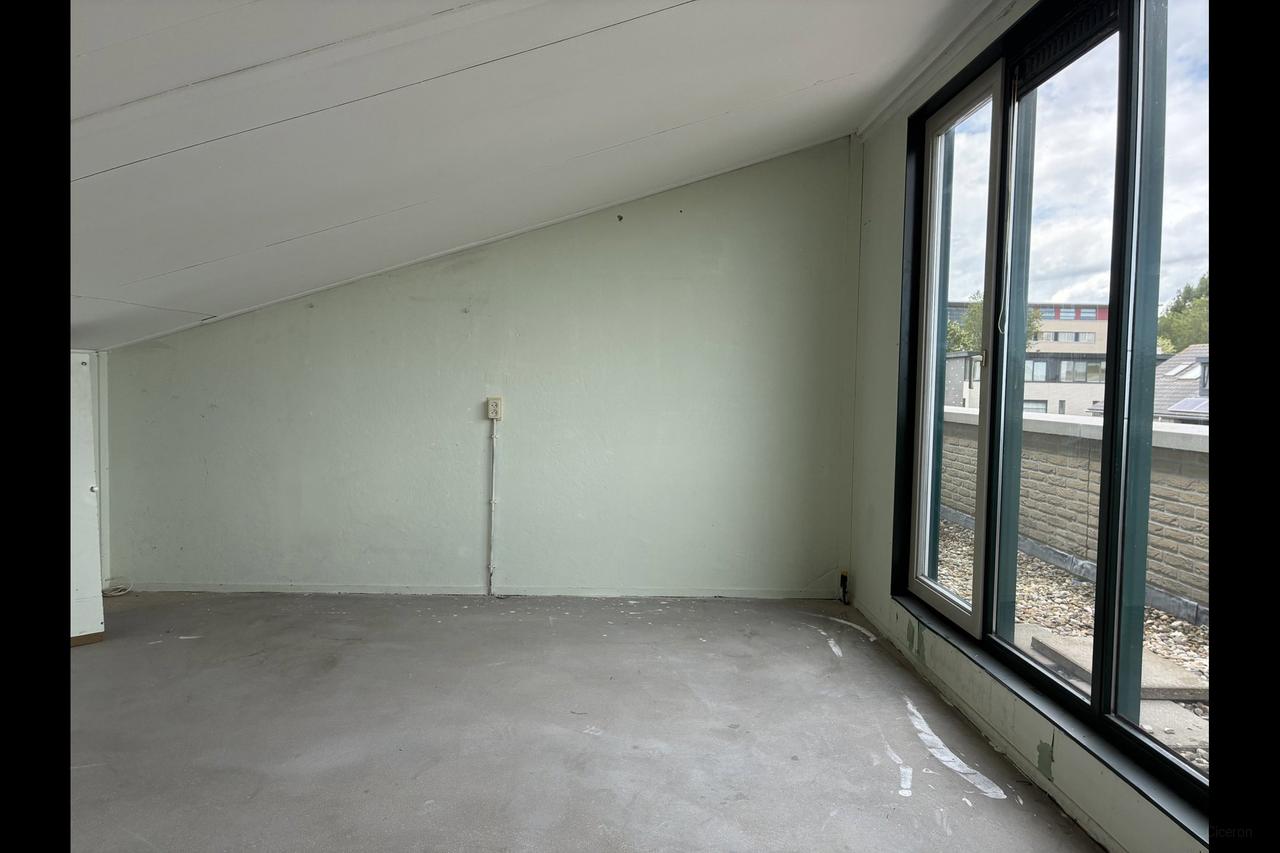 121 m² 3-Bedroom Townhouse in Filmwijk - Image 14