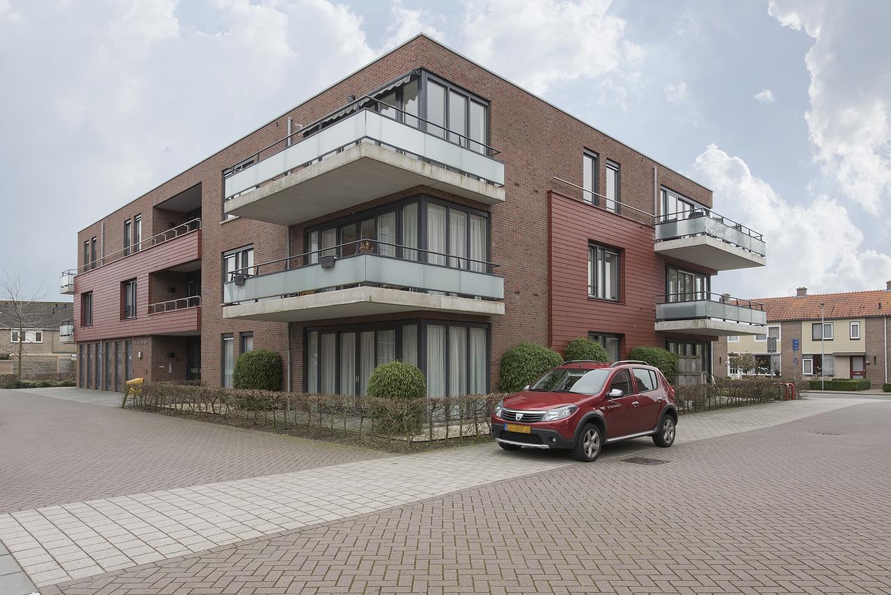 98 m² apartment with elevator in Oldebroek - Image 1