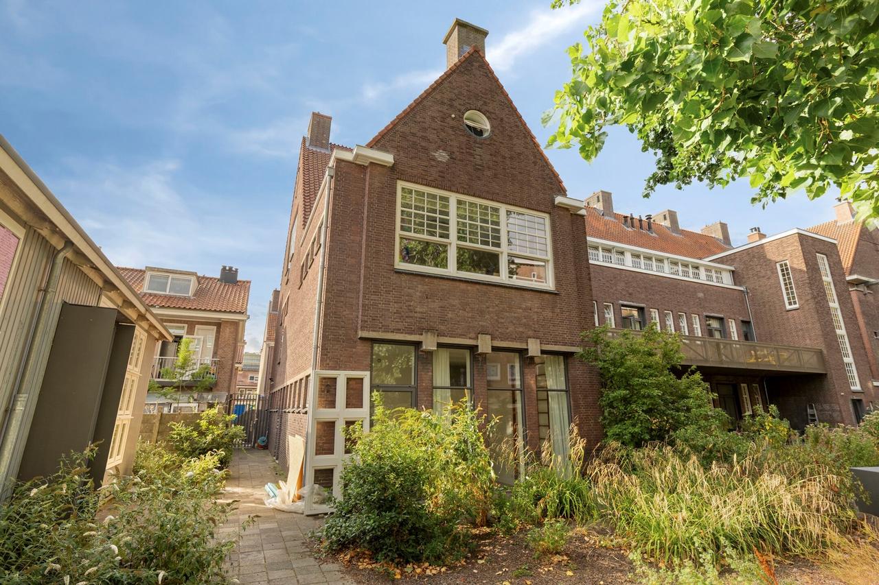 Licht 2-kamerappartement met grote binnentuin - Afbeelding 1