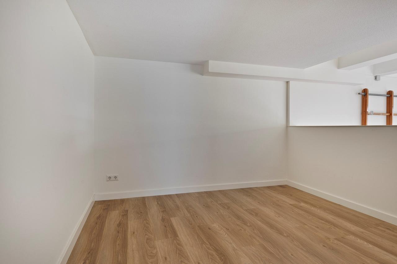 Licht 2-kamerappartement met grote binnentuin - Afbeelding 17