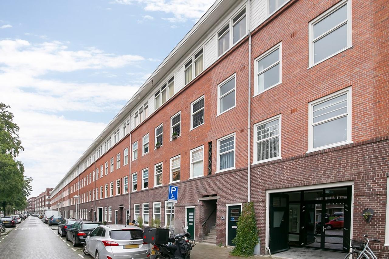 Canal-side living with balcony in De Baarsjes - Image 25