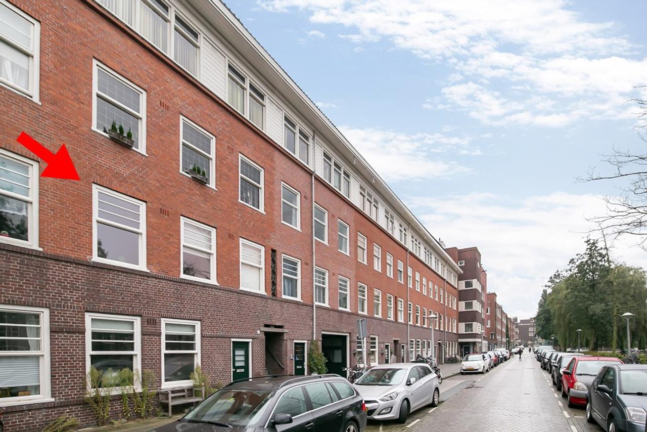 Canal-side living with balcony in De Baarsjes - Image 26