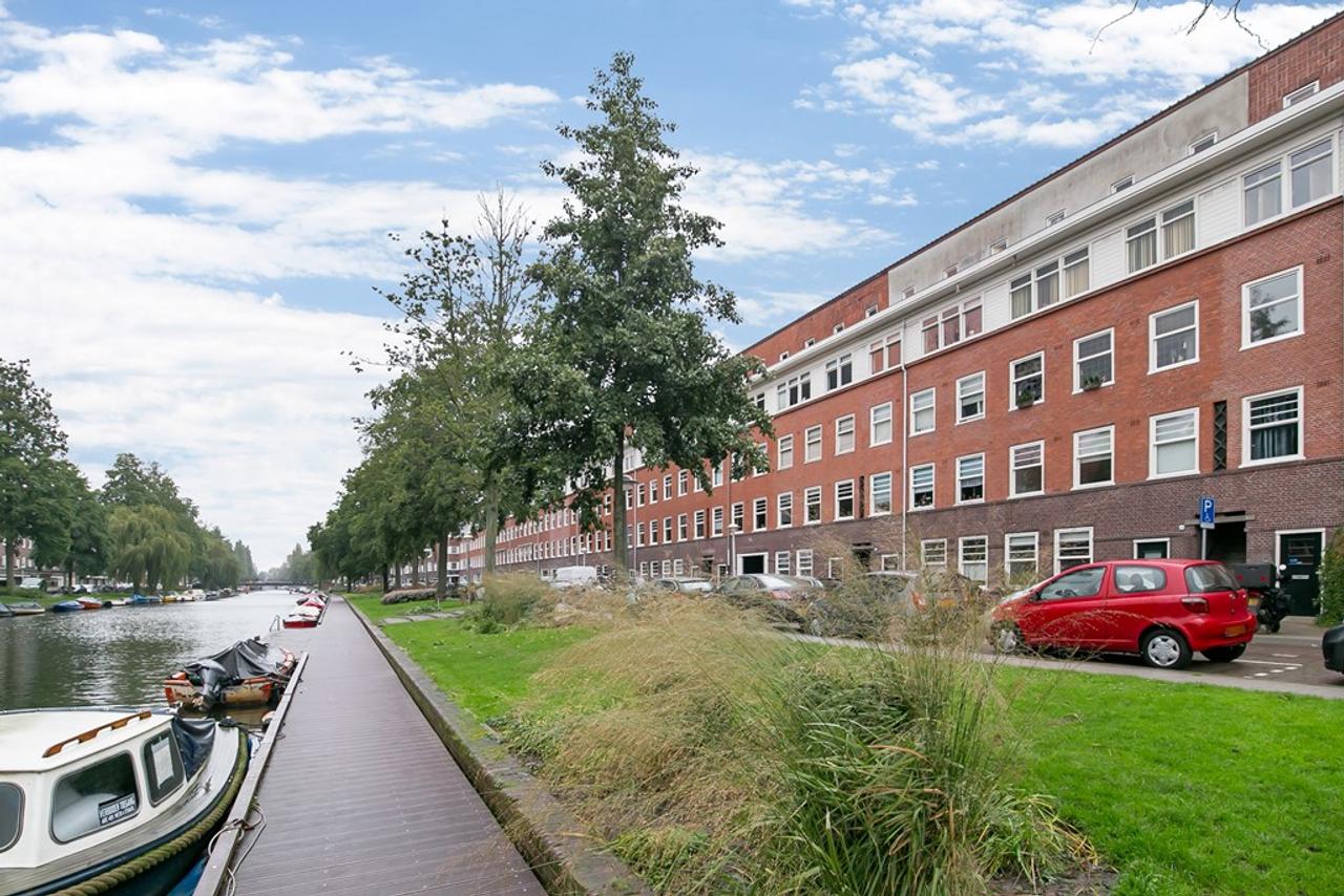 Canal-side living with balcony in De Baarsjes - Image 27