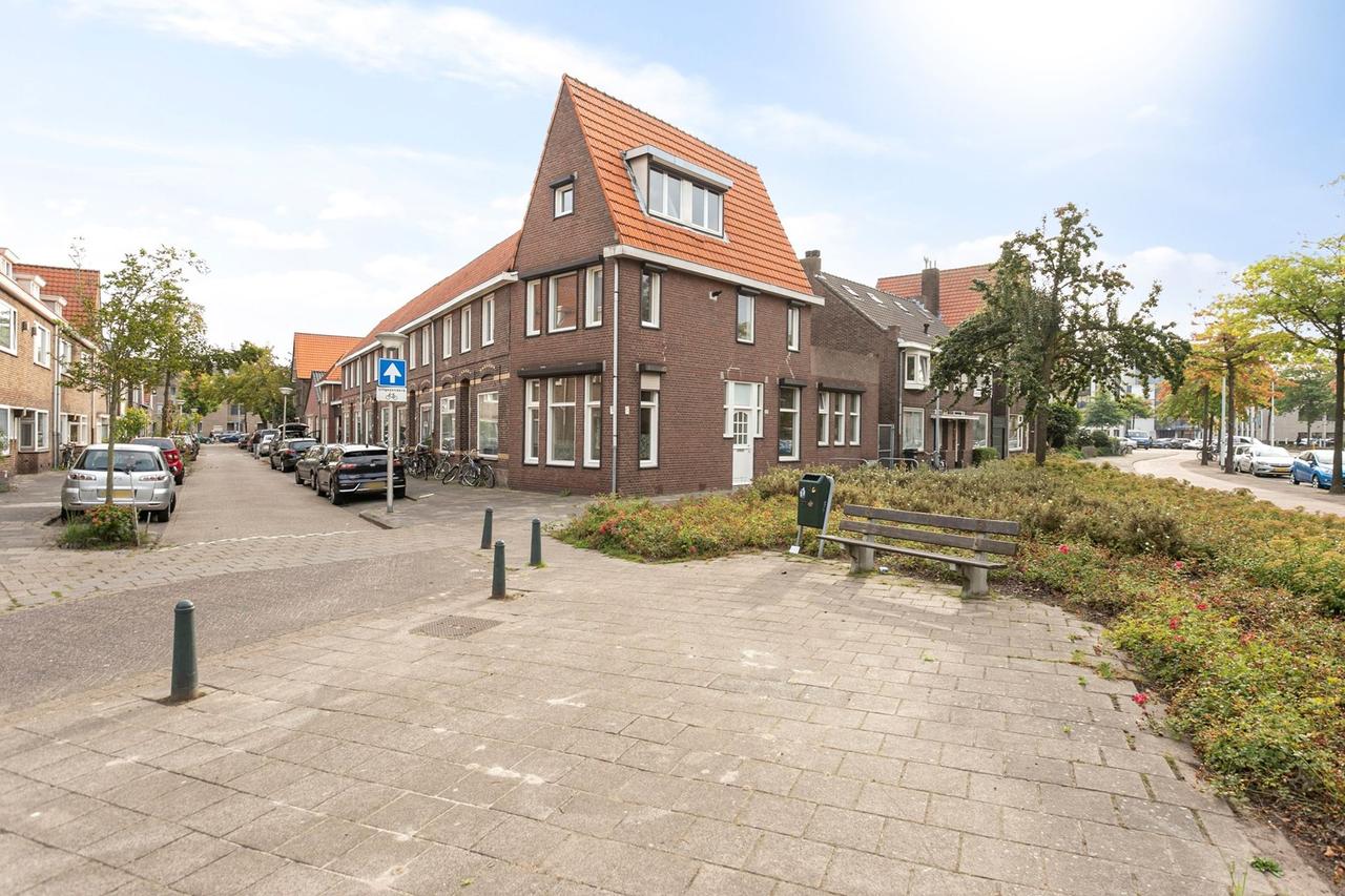 Gemeubileerde hoekwoning met werkkamer - Afbeelding 1