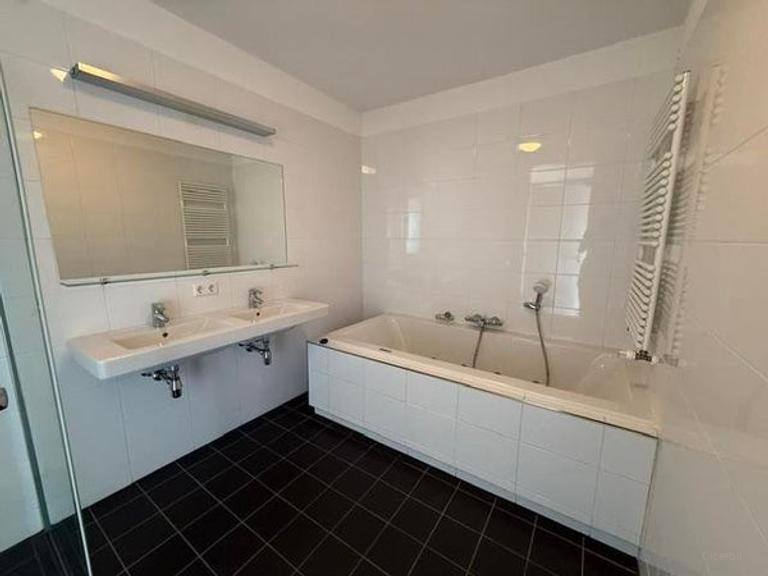 185 m² apartment with terrace and 3 bedrooms in IJburg - Image 20