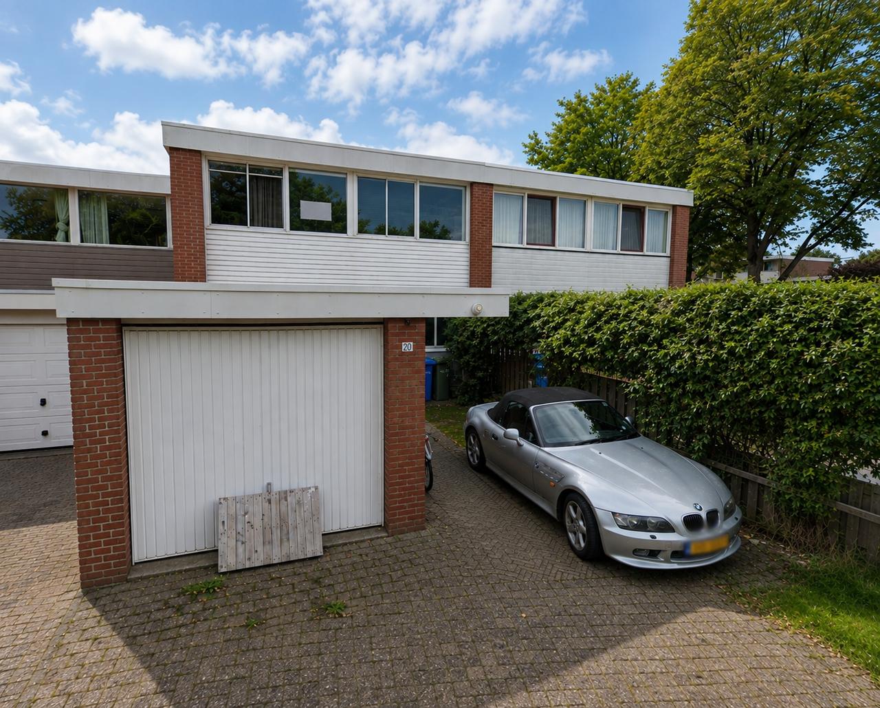 Four bedrooms and a garden in Hoogland - Image 1