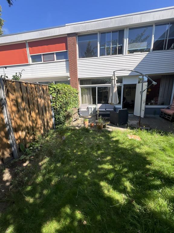 Four bedrooms and a garden in Hoogland - Image 13