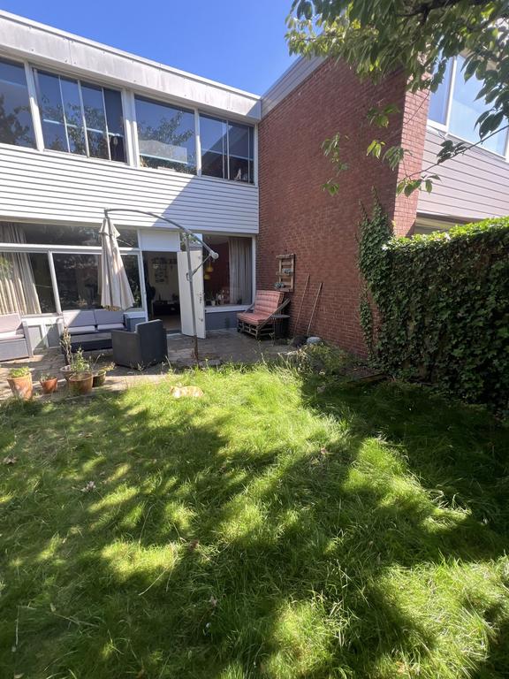 Four bedrooms and a garden in Hoogland - Image 14