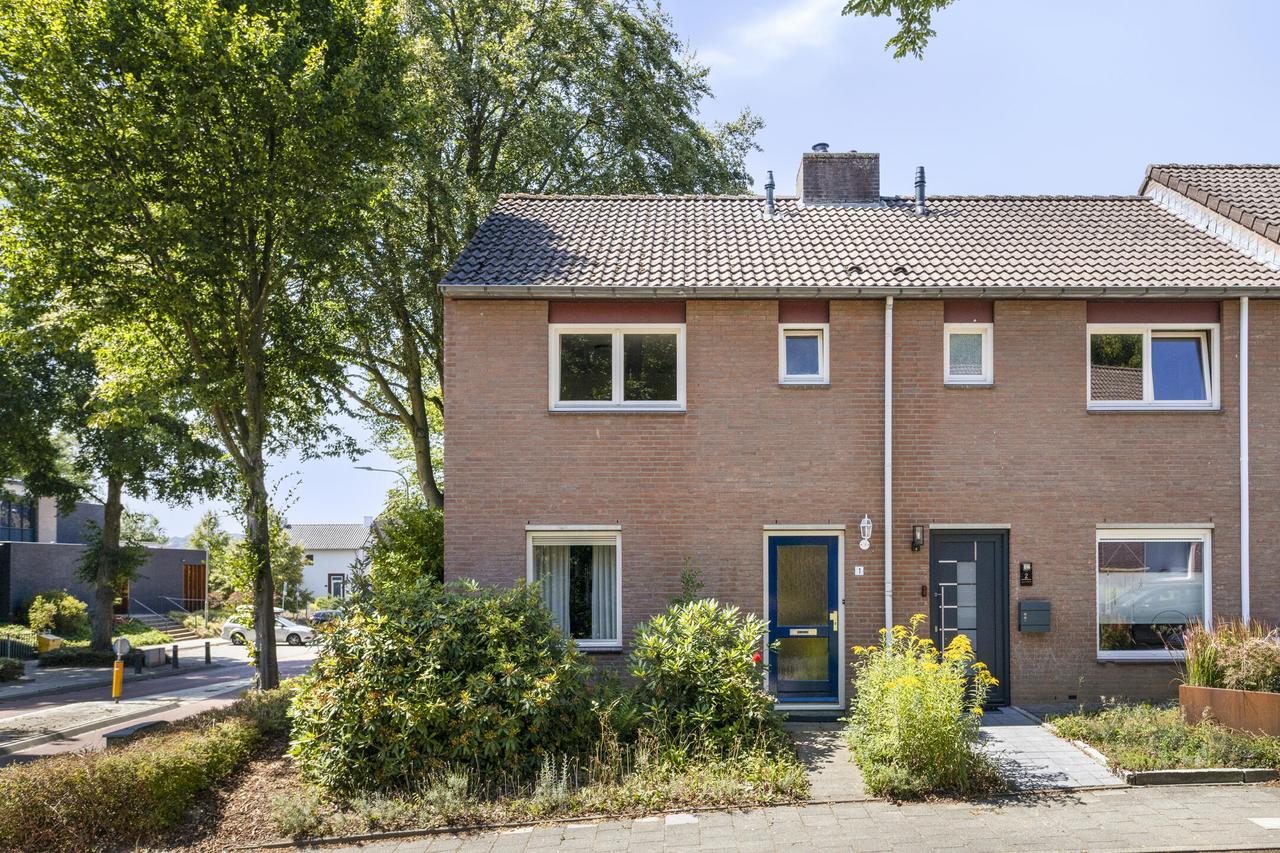 3-bedroom house with garden in Mechelen - Image 1