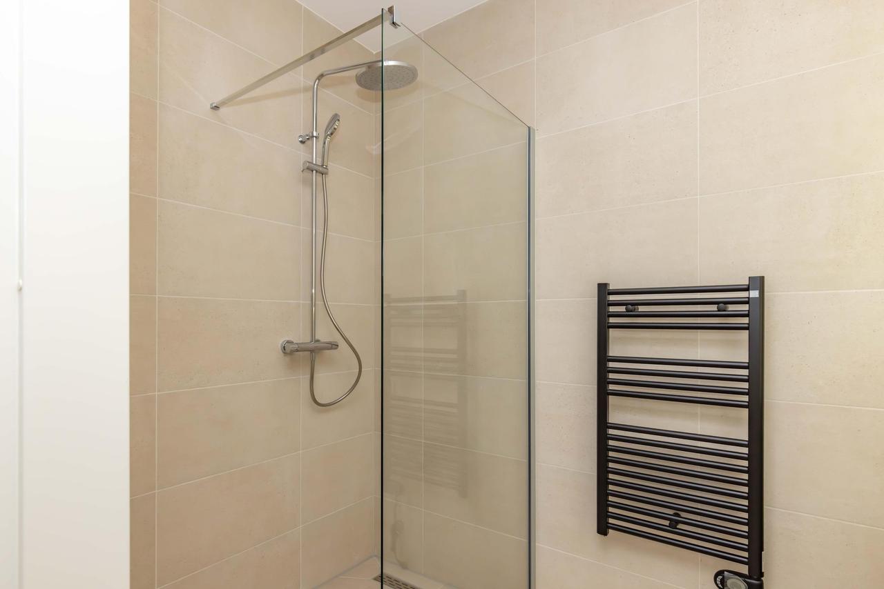 2-slaapkamer appartement met balkon in Hyde Park - Afbeelding 8