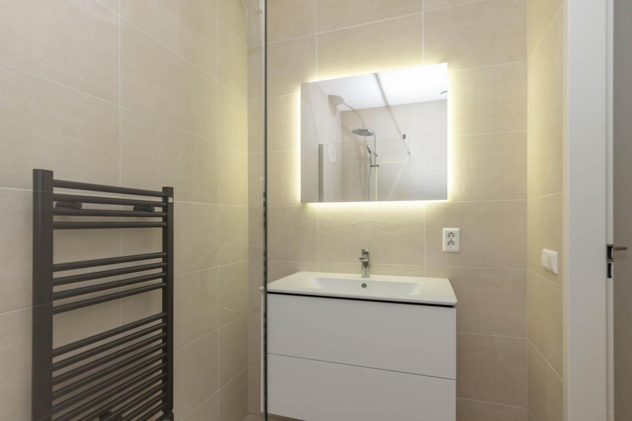2-slaapkamer appartement met balkon in Hyde Park - Afbeelding 9
