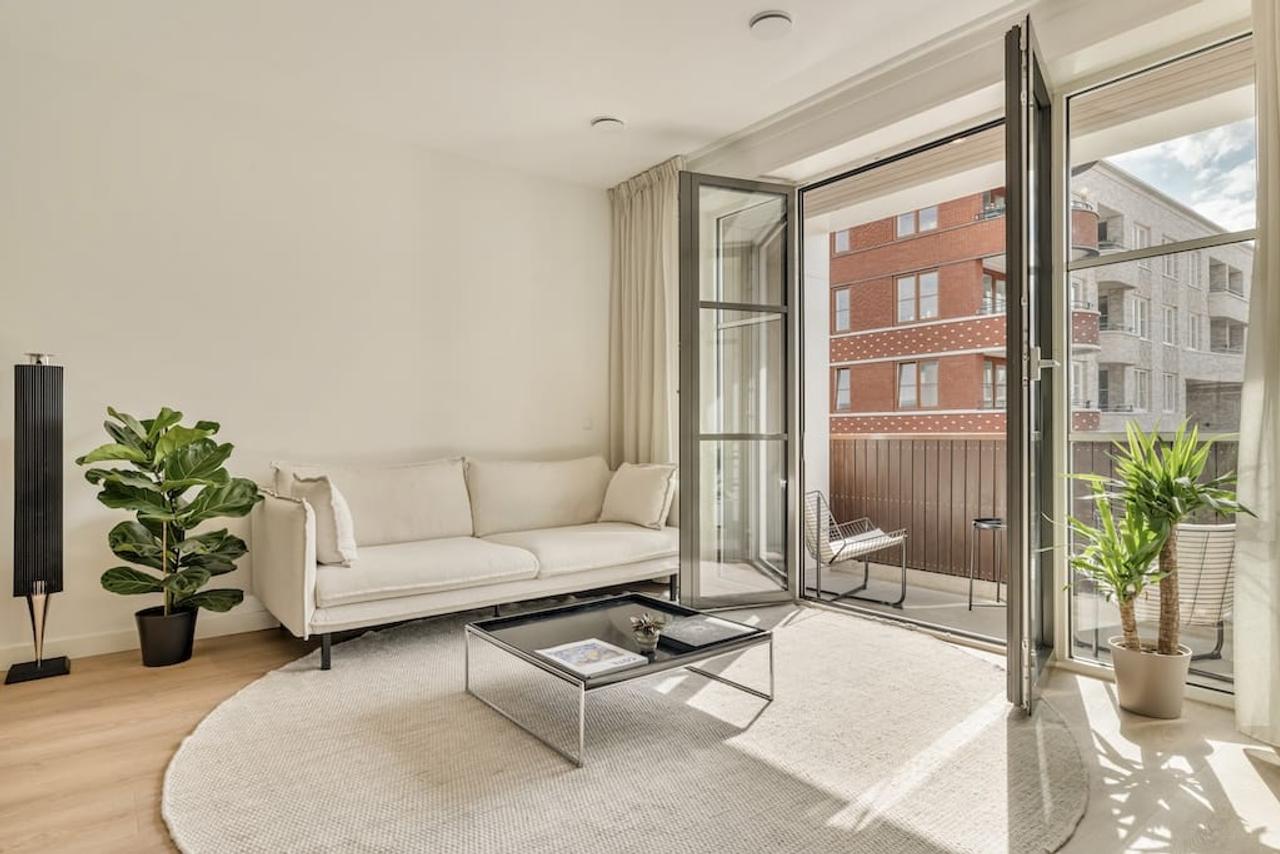 Bright 3-room apartment on the water - Image 1
