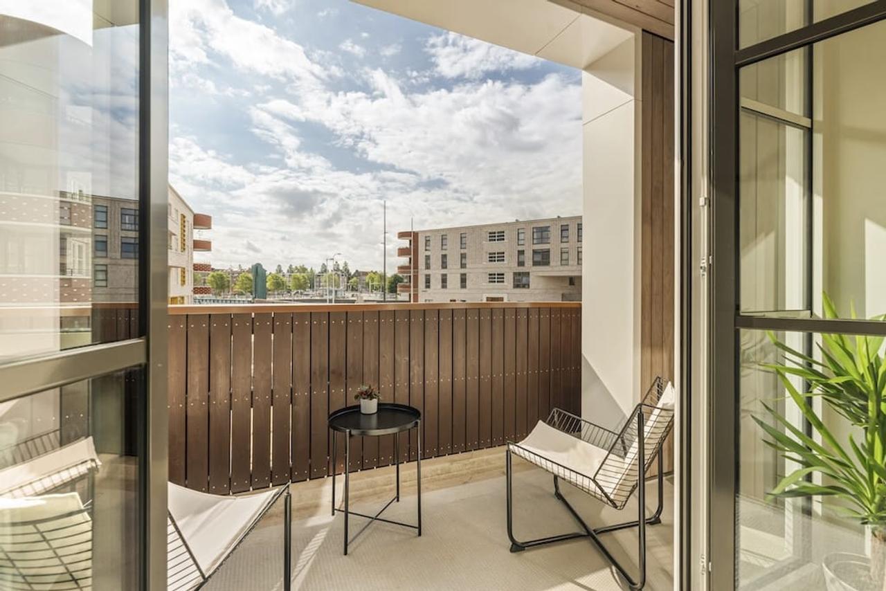 Bright 3-room apartment on the water - Image 7