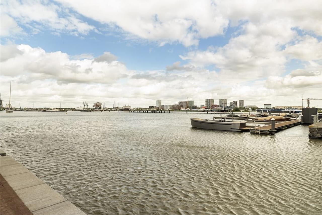 Bright 3-room apartment on the water - Image 17