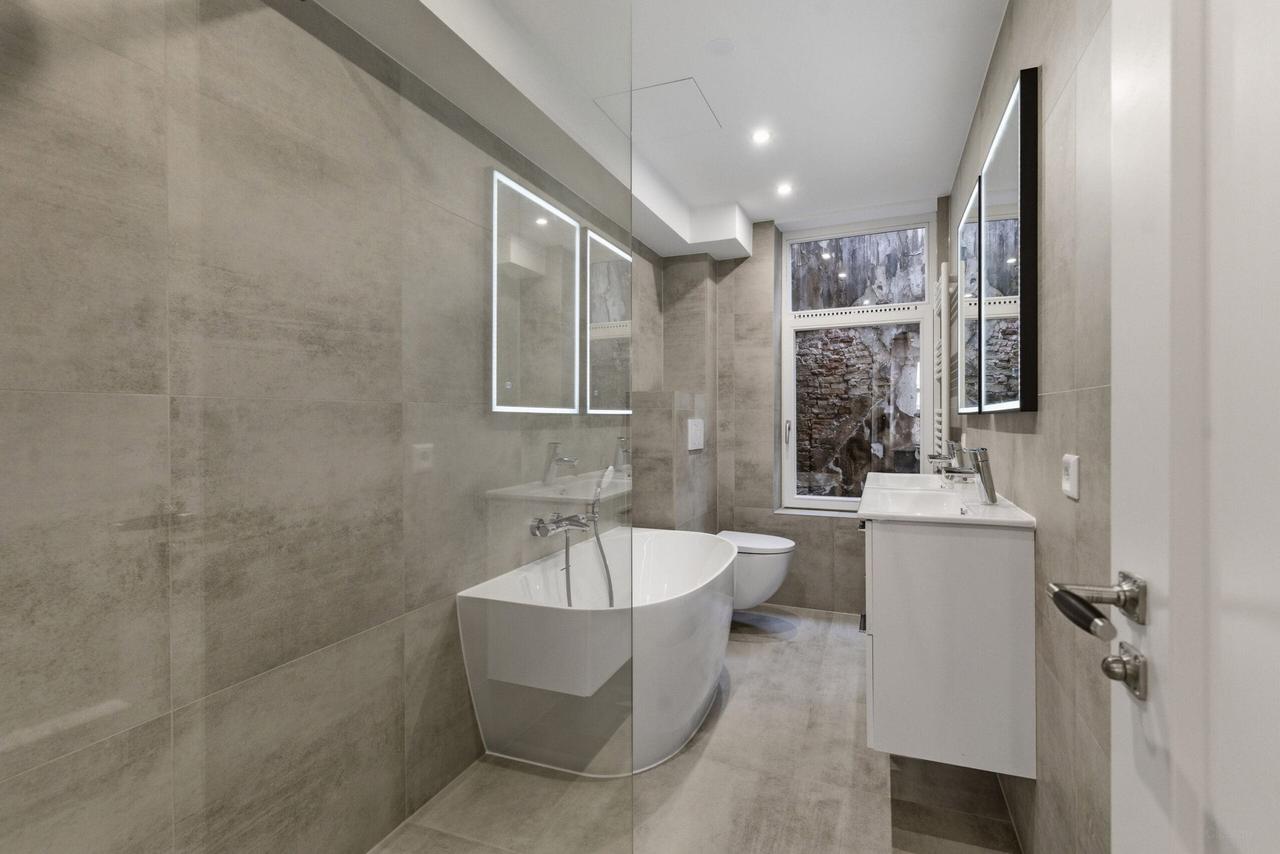Apartment in the heart of Burgwallen-Nieuwe Zijde - Image 3
