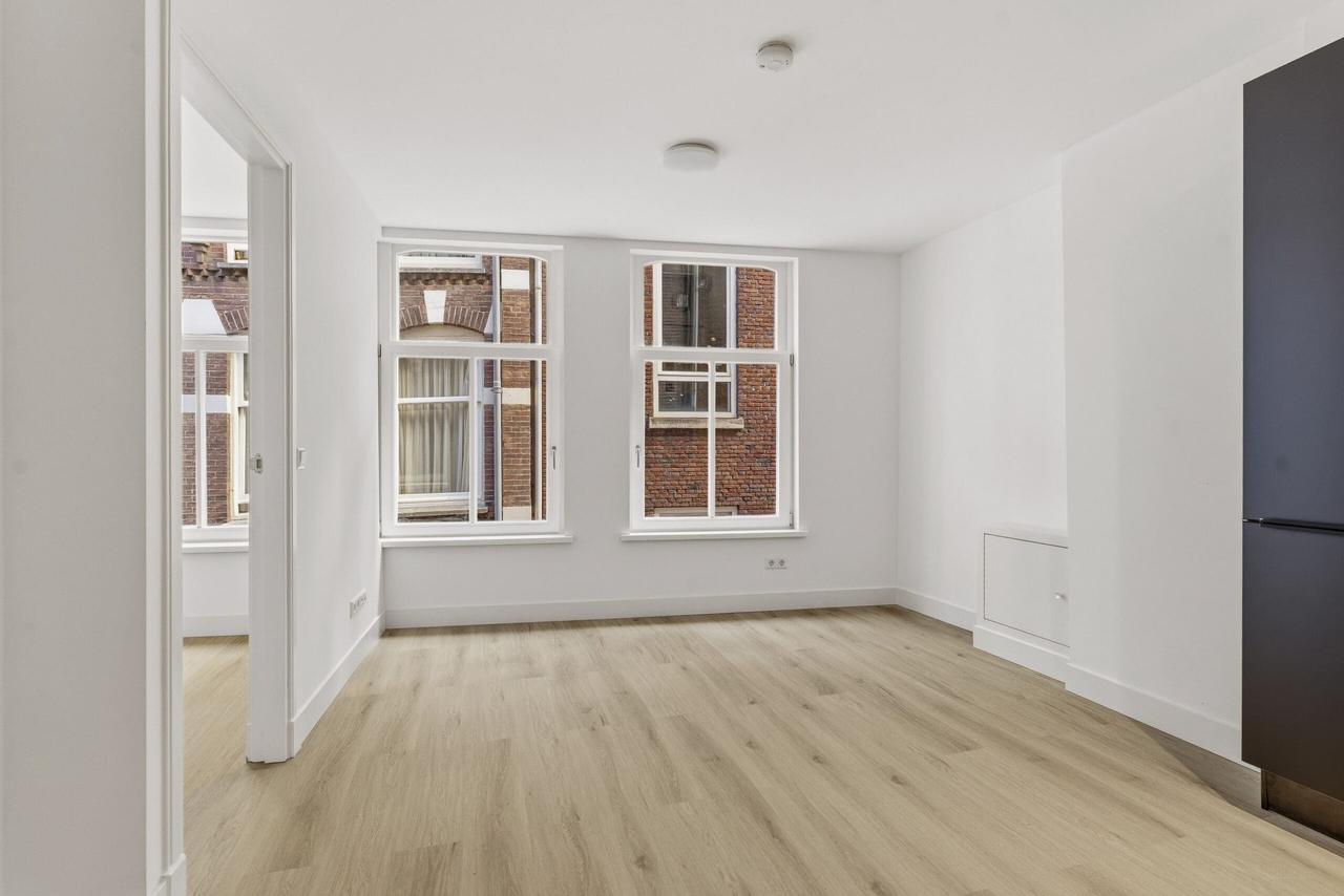 Apartment in the heart of Burgwallen-Nieuwe Zijde - Image 4