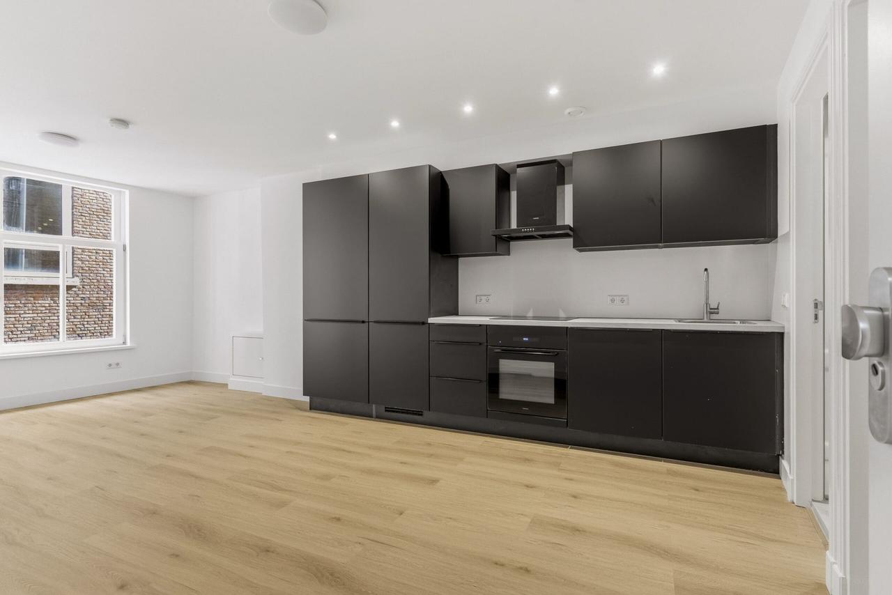 Apartment in the heart of Burgwallen-Nieuwe Zijde - Image 6