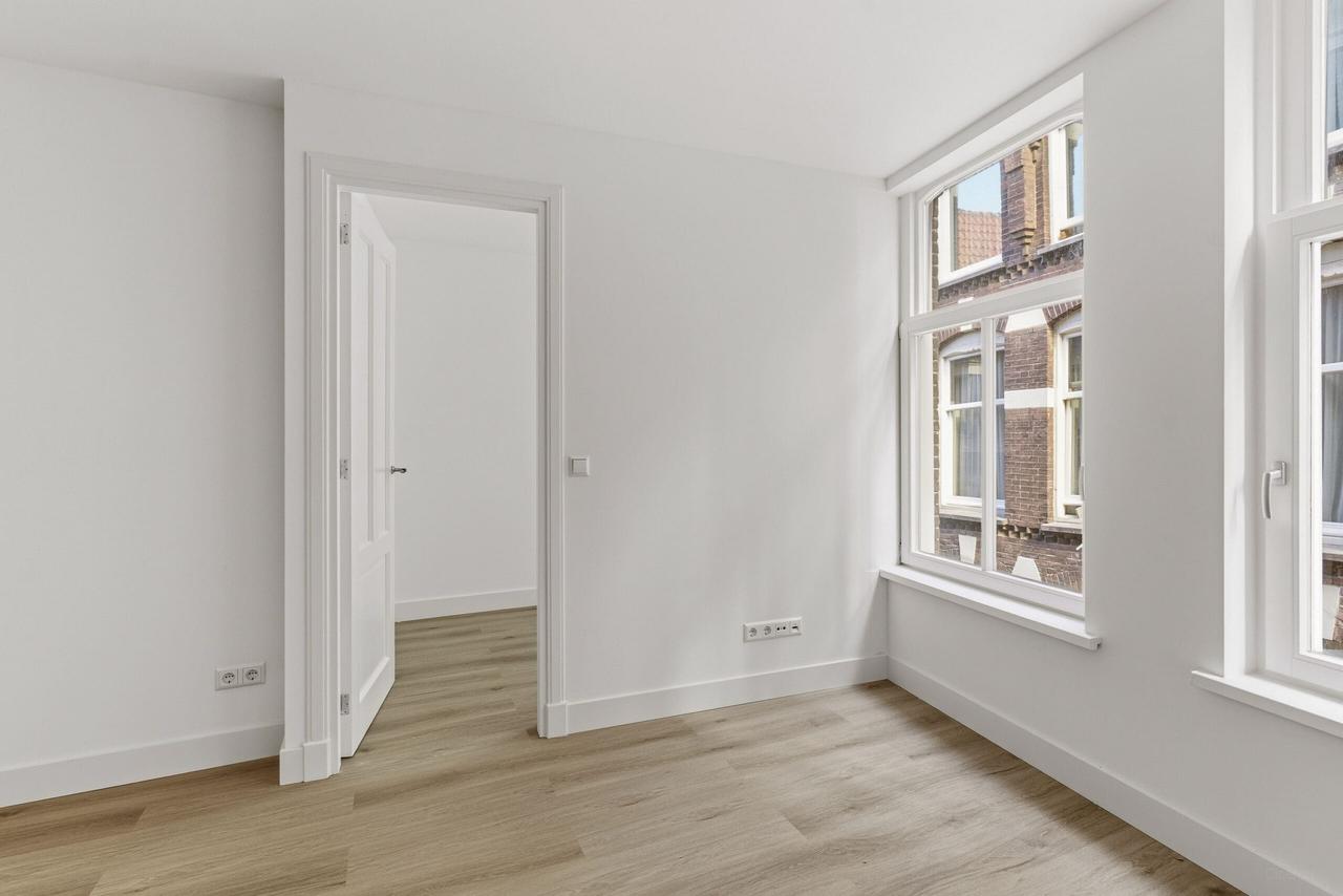 Apartment in the heart of Burgwallen-Nieuwe Zijde - Image 12