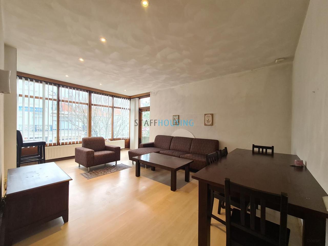 Gemeubileerd 4-kamerappartement met balkon - Afbeelding 3